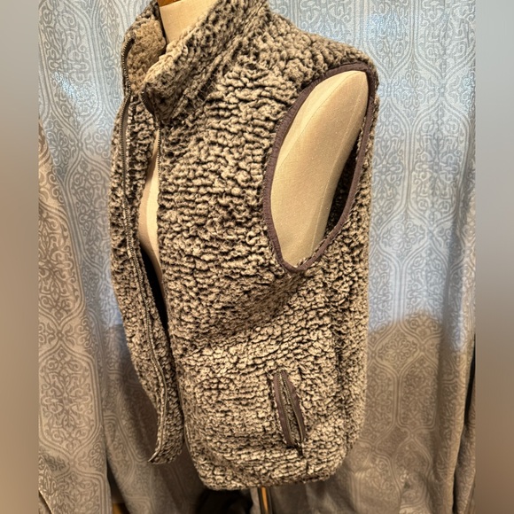 Thread & Supply Jackets & Blazers - Thread & Supply Wubby Sherpa Arctic Vest large